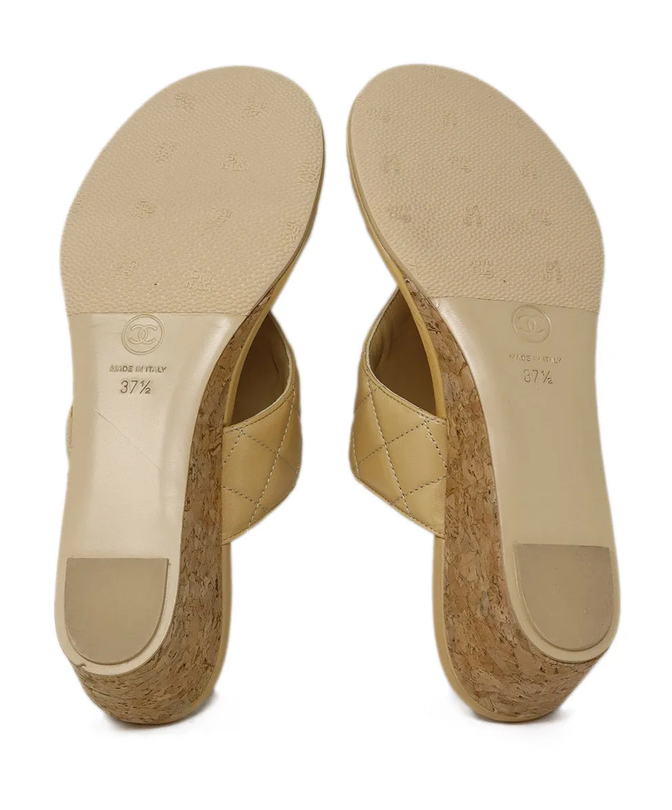 Chanel Tan Quilted Leather Logo Sandals sz 7.5