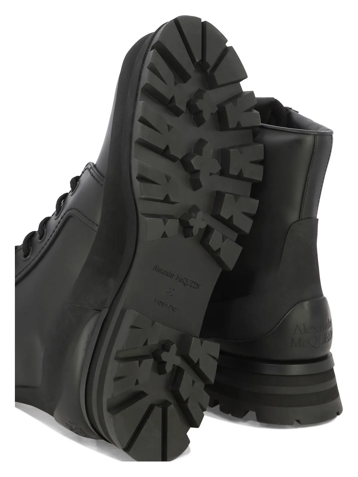"WANDER" LACE-UP BOOTS